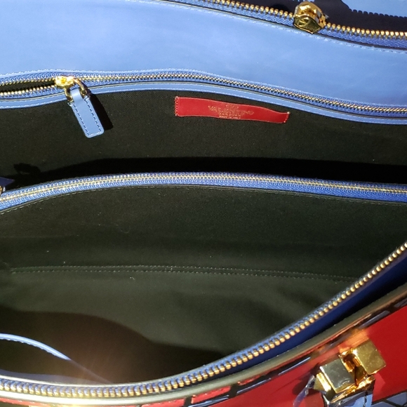 Authentic limited edition Valentino - Picture 5 of 6